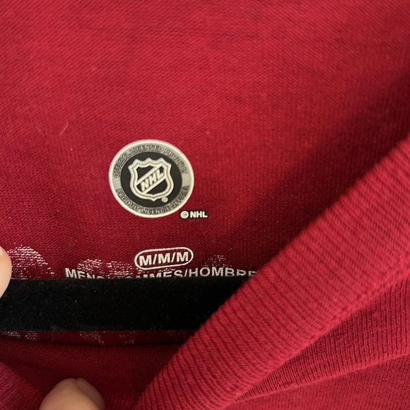 Colorado Avalanche Hockey 2022 Stanley Cup Champions Shirt Size M NWT - Picture 4 of 5